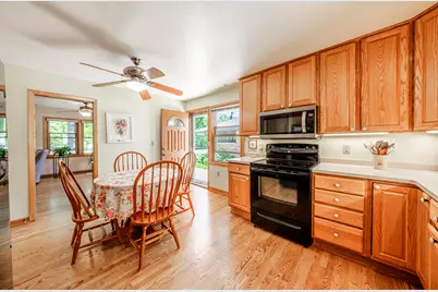 10536 W Grantosa Dr, Wauwatosa, WI 53222 - Photo 16