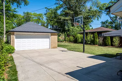 10536 W Grantosa Dr, Wauwatosa, WI 53222 - Photo 6