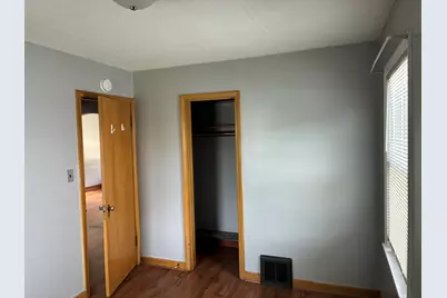 3906 S Kirkwood Ave, Saint Francis, WI 53235 - Photo 10