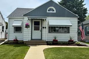 3906 S Kirkwood Ave, Saint Francis, WI 53235 - Photo 1