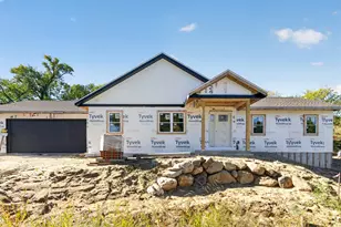 101 Autumn Dr, Newburg, WI 53095 - Photo 2
