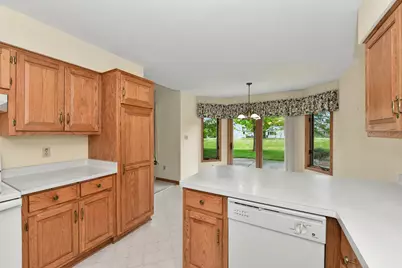 N22W26761  Shooting Star Rd, Pewaukee, WI 53072 - Photo 14