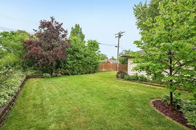 W151N8313  Thomas Dr, Menomonee Falls, WI 53051 - Photo 36