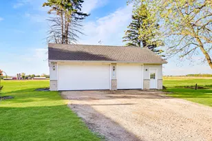 5450 Beechnut Dr, Wayne, WI 53040 - Photo 2