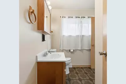 7216 W Layton Ave, Greenfield, WI 53220 - Photo 22