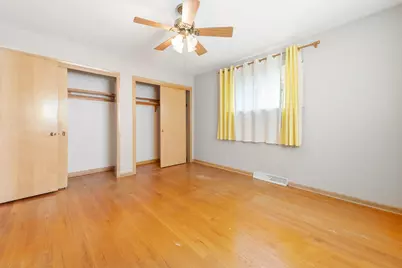 7216 W Layton Ave, Greenfield, WI 53220 - Photo 16