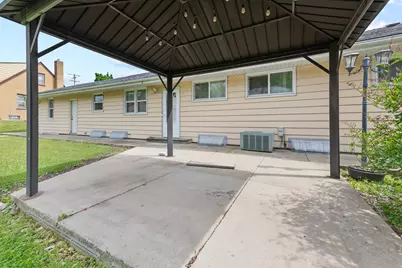 7216 W Layton Ave, Greenfield, WI 53220 - Photo 28