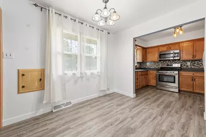 7216 W Layton Ave, Greenfield, WI 53220 - Photo 6