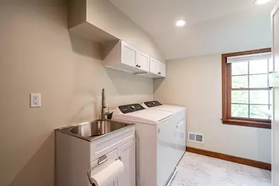2550 N 93rd St, Wauwatosa, WI 53226 - Photo 22