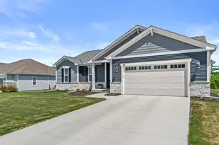 9644 S Bergamont Dr, Franklin, WI 53132 - Photo 2