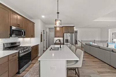 9644 S Bergamont Dr, Franklin, WI 53132 - Photo 6