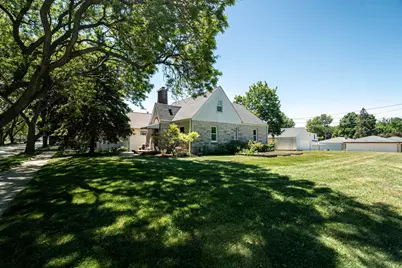 1309 S 91st St, West Allis, WI 53214 - Photo 32