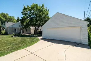 1309 S 91st St, West Allis, WI 53214 - Photo 26