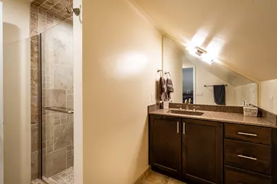 1309 S 91st St, West Allis, WI 53214 - Photo 22
