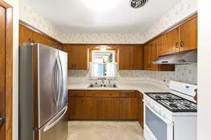 3520 Knoll Pl, Racine, WI 53403 - Photo 8