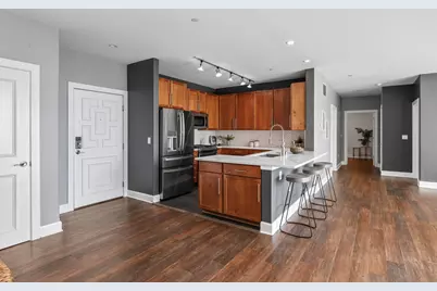 1550 E Royall Pl #1106, Milwaukee, WI 53202 - Photo 10