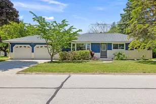 21 Crestwood Dr, Elkhart Lake, WI 53020 - Photo 1
