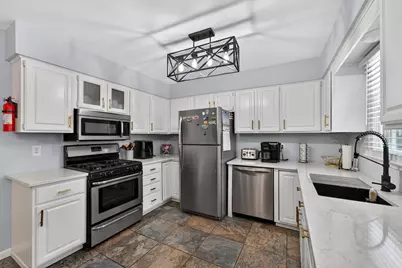 8915  17th Ave, Kenosha, WI 53143 - Photo 8