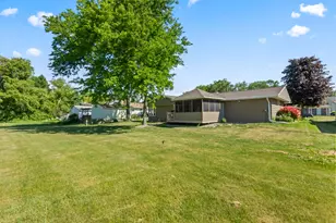 445 E Harvard St, Oconomowoc, WI 53066 - Photo 32