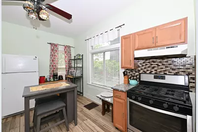 1834 N Dr William Finlayson St, Milwaukee, WI 53212 - Photo 12