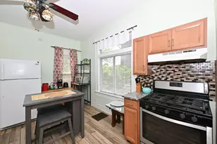 1834 N Dr William Finlayson St, Milwaukee, WI 53212 - Photo 12