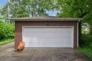 2012 E Newton Ave, Shorewood, WI 53211 - Photo 22