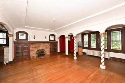 2012 E Newton Ave #2014, Shorewood, WI 53211 - Photo 4