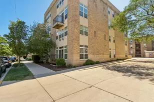 1550 N Warren Ave, Milwaukee, WI 53202 - Photo 6
