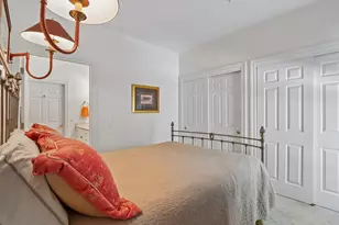 1550 N Warren Ave, Milwaukee, WI 53202 - Photo 16