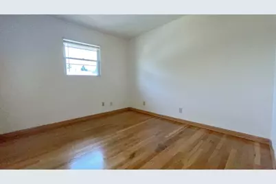 3952 S 43rd St #3954 Upper, Milwaukee, WI 53220 - Photo 10