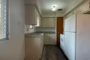3952 S 43rd St, Milwaukee, WI 53220 - Photo 6