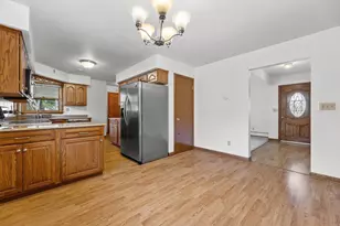 7701 W Warnimont Ave, Milwaukee, WI 53220 - Photo 8