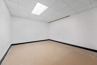 7701 W Warnimont Ave, Milwaukee, WI 53220 - Photo 30