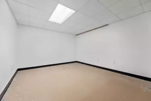 7701 W Warnimont Ave, Milwaukee, WI 53220 - Photo 30
