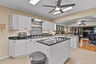 178 W Saveland Ave, Milwaukee, WI 53207 - Photo 14