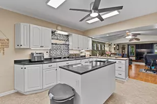 178 W Saveland Ave, Milwaukee, WI 53207 - Photo 14