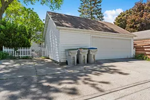 178 W Saveland Ave, Milwaukee, WI 53207 - Photo 36