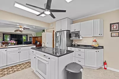 178 W Saveland Ave, Milwaukee, WI 53207 - Photo 16