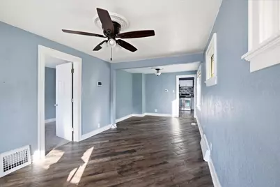 2148 S 91st St, West Allis, WI 53227 - Photo 14