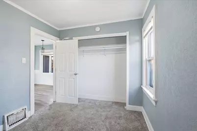 2148 S 91st St, West Allis, WI 53227 - Photo 8