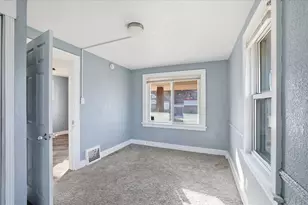 2148 S 91st St, West Allis, WI 53227 - Photo 14
