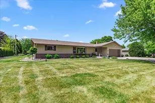 225 N 166th St, Brookfield, WI 53005 - Photo 1