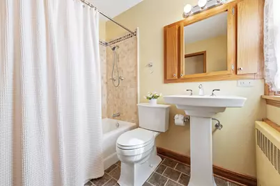115 W Green Tree Rd, Glendale, WI 53217 - Photo 28