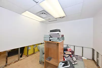 3915 W Capitol Dr, Milwaukee, WI 53216 - Photo 24