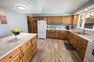 2419 S 81st St, West Allis, WI 53219 - Photo 12