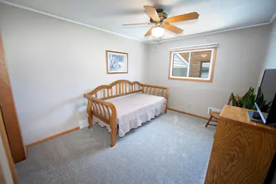 2419 S 81st St, West Allis, WI 53219 - Photo 16