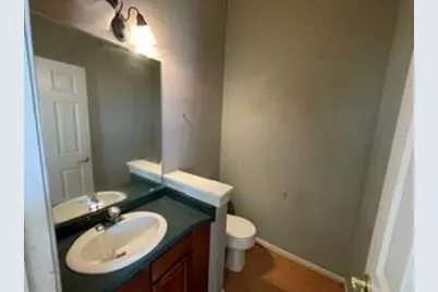 118  Manchester Dr, Waukesha, WI 53188 - Photo 6