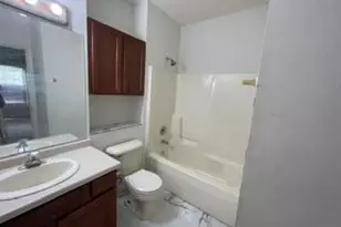 118 Manchester Dr, Waukesha, WI 53188 - Photo 4