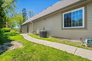 11034 W Bradley Rd, Milwaukee, WI 53224 - Photo 26