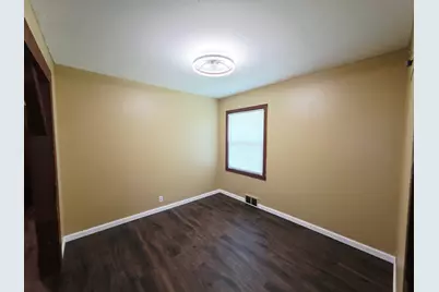 4974 N 91st St #4976, Milwaukee, WI 53225 - Photo 10
